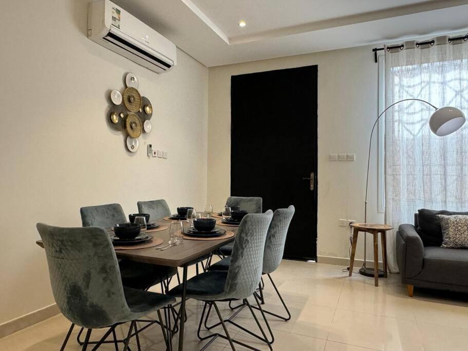With Private Entrance - 1a