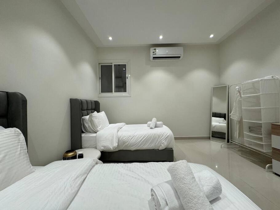 With Private Entrance - 1a Apartment