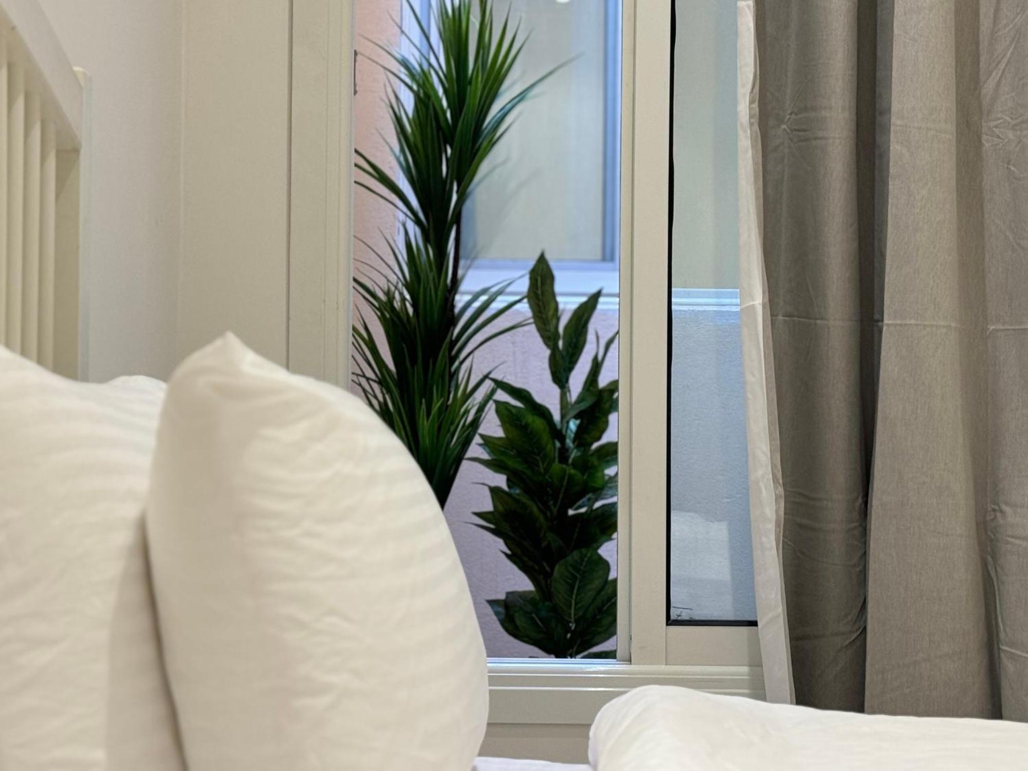 With Private Entrance - 1a Apartment *