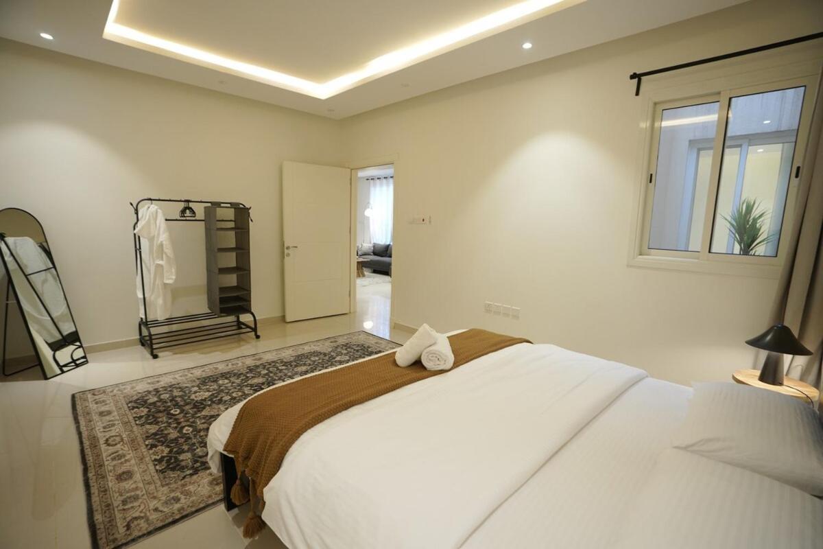With Private Entrance - 1a