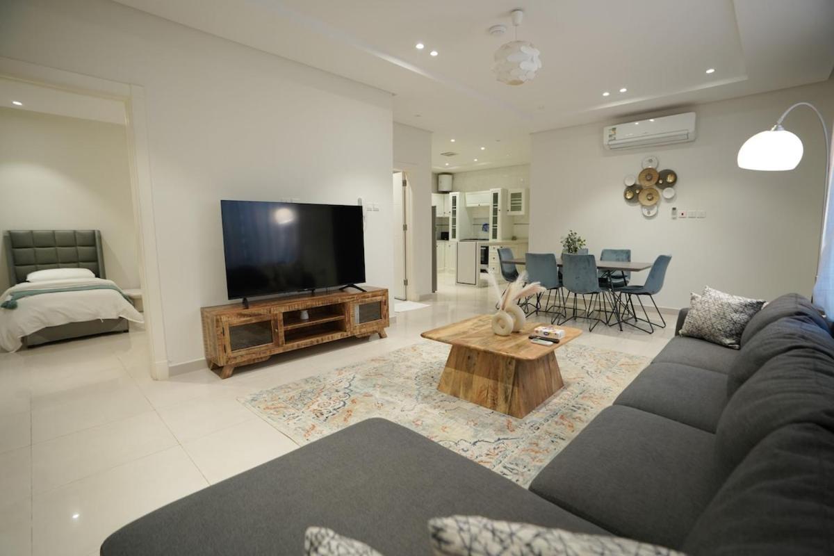 With Private Entrance - 1a Riyadh